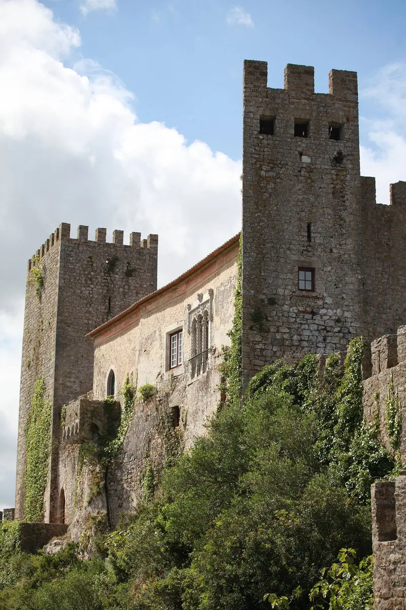 Torre de menagem e paço do Castelo de Óbidos, onde hoje funciona a pousada